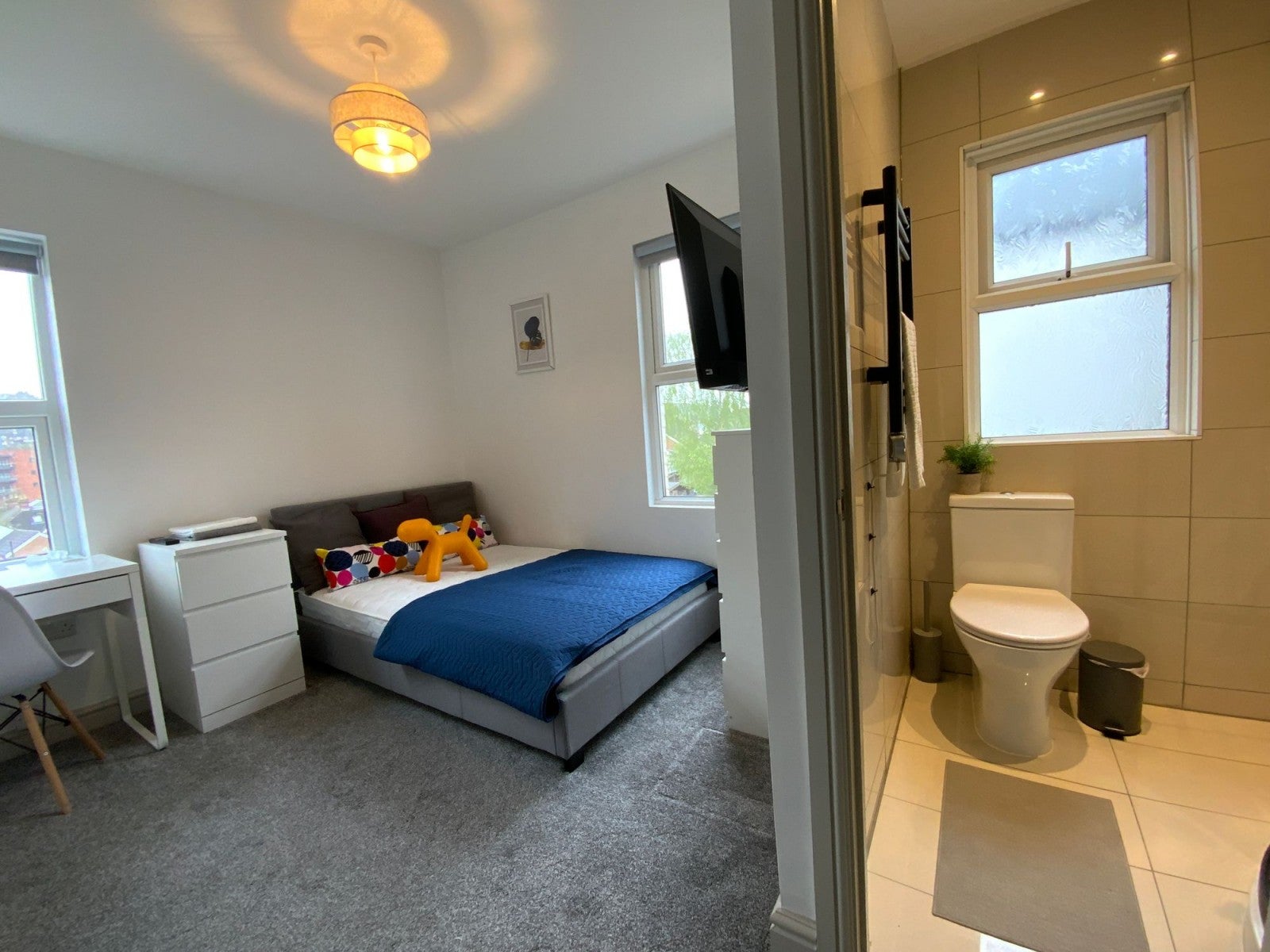 Room Roberts Road in High Wycombe