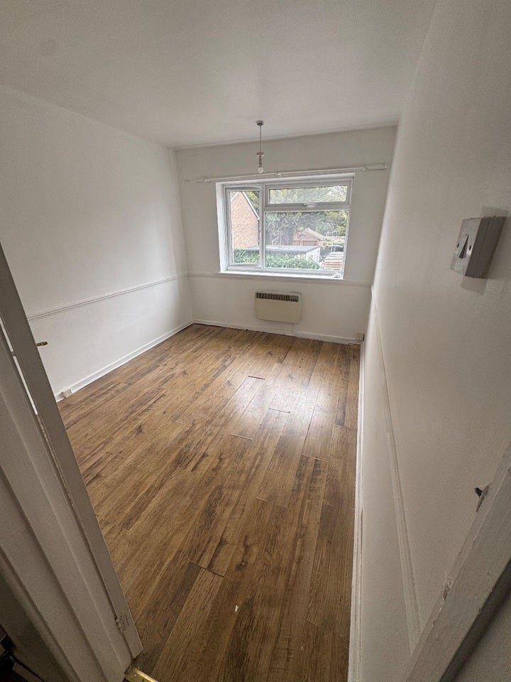 Flat Varna Close in Luton