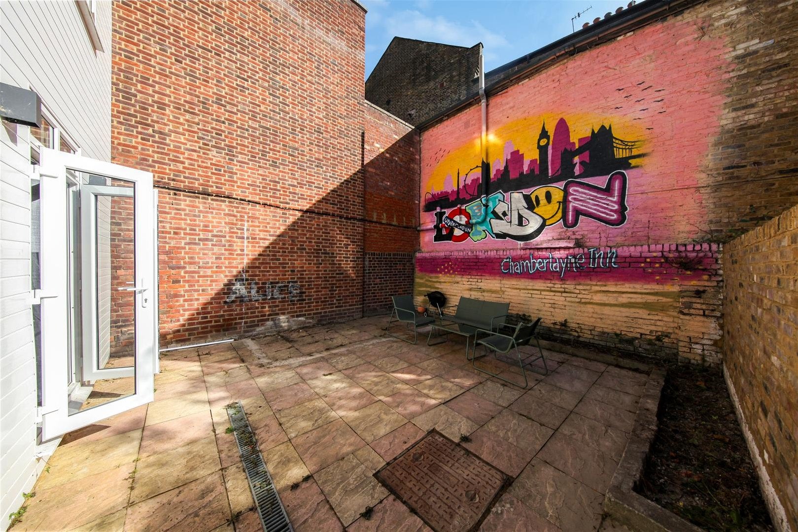 Flat Chamberlayne Road in Greater London