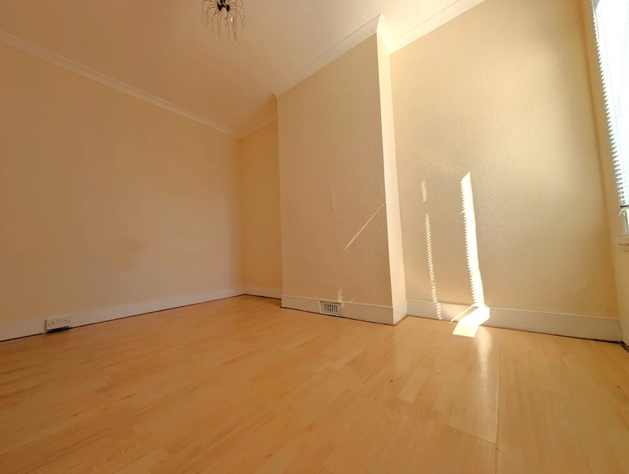 Flat Rainham Road in Gillingham