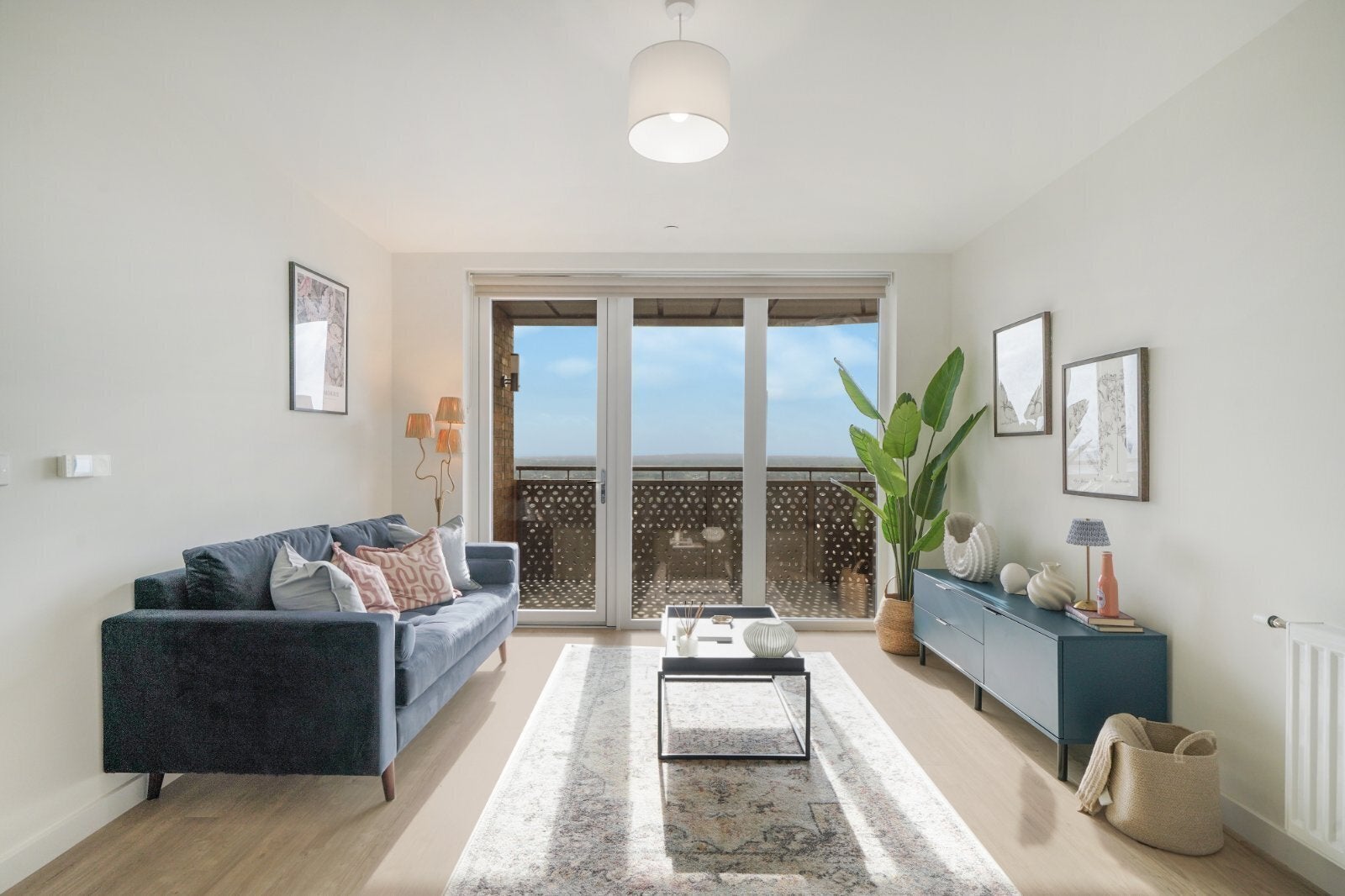 Flat Elmsleigh Road in Borough of Spelthorne