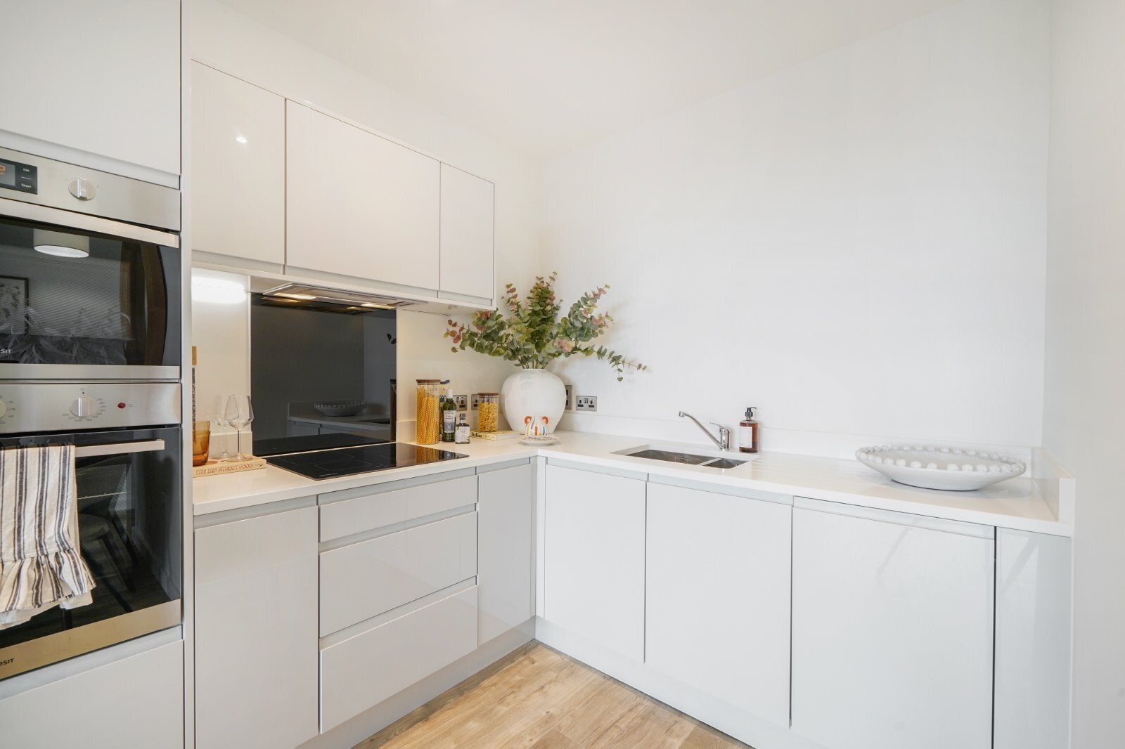 Flat Elmsleigh Road in Borough of Spelthorne