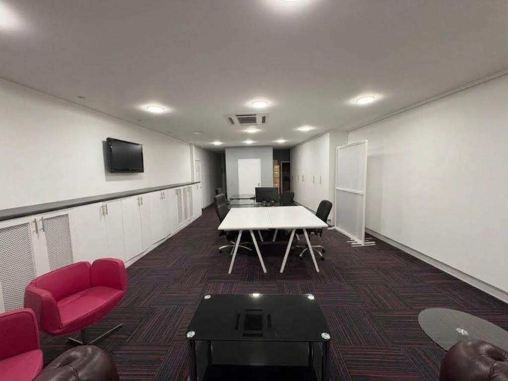 Flat Goodwyn Avenue in Greater London