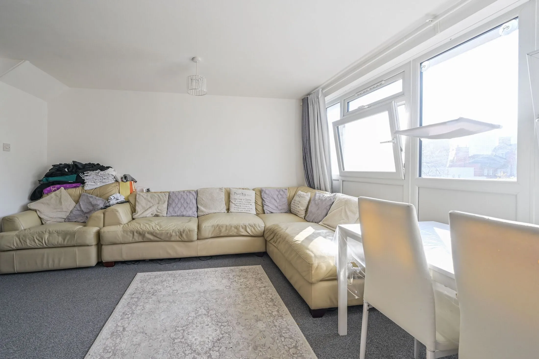 Flat Whitton Walk in Greater London