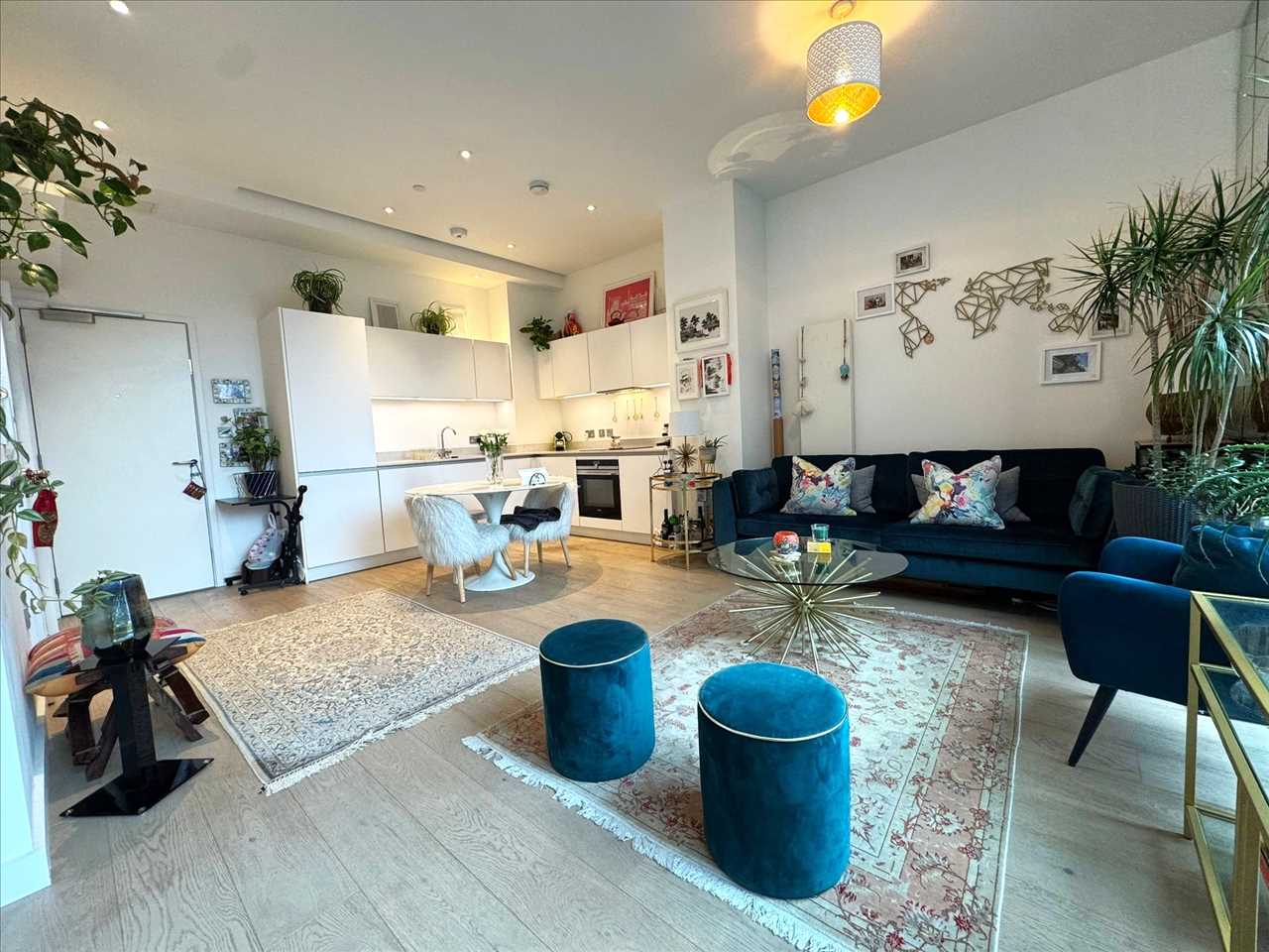 Flat Highgate Hill in Greater London