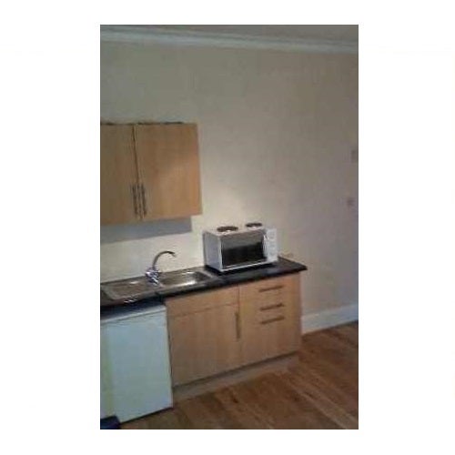 Room Ravenscroft Road in London