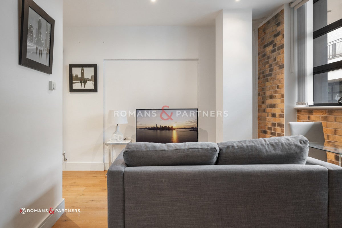 Flat Arlington Road in Greater London
