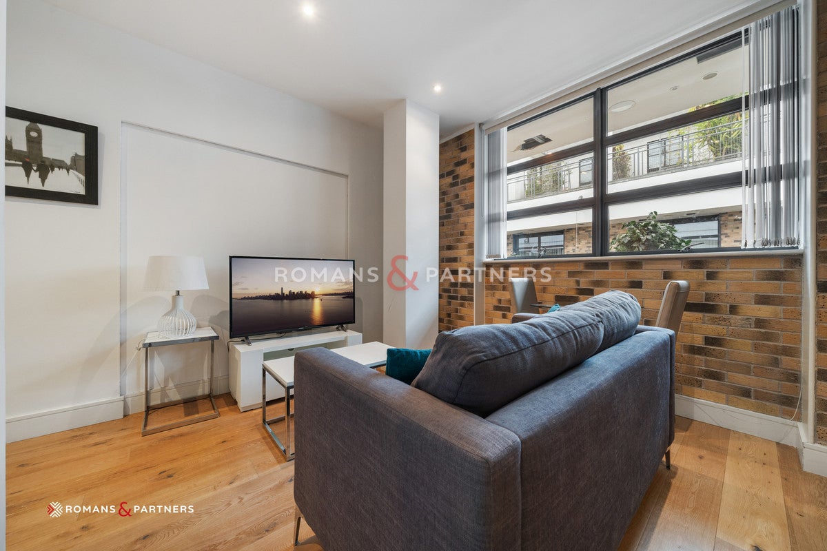Flat Arlington Road in Greater London