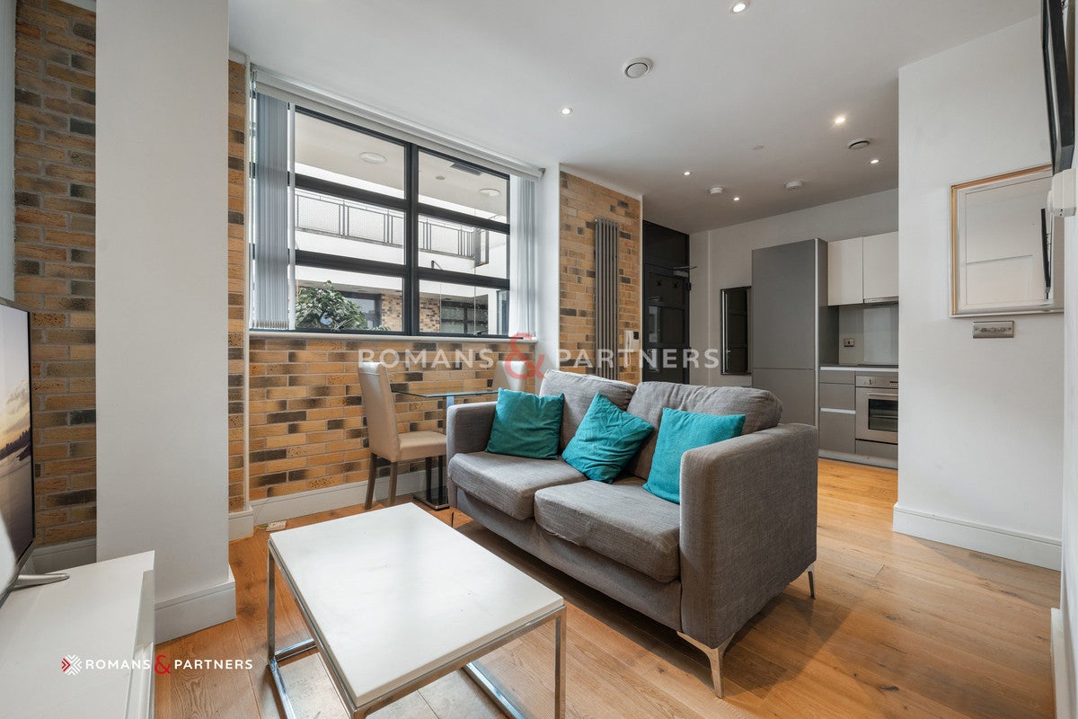 Flat Arlington Road in Greater London