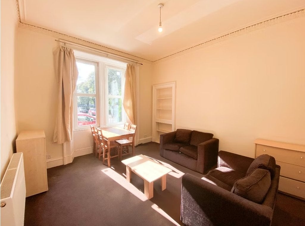 Flat Murieston Crescent in City of Edinburgh