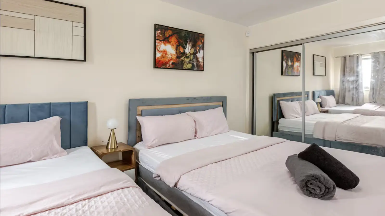 Flat Lawes Way in Greater London