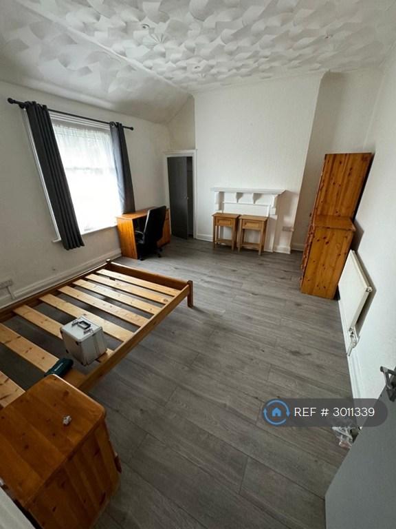 Flat Bevois Hill in Southampton