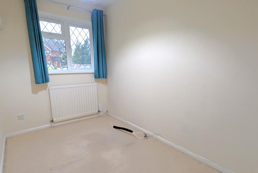 Flat Meadowbank Road in Surrey Heath