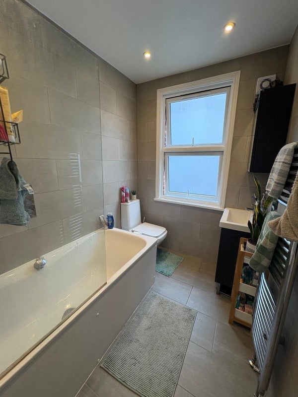 Room The Broadway in Greater London