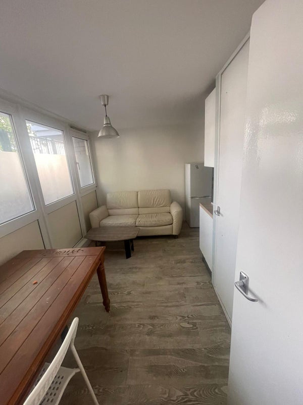Room Robert Street in Greater London