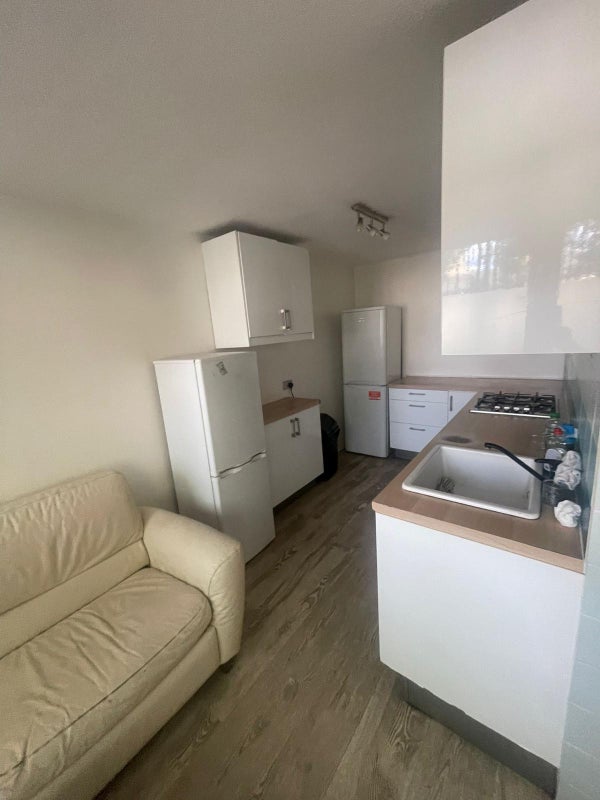 Room Robert Street in Greater London