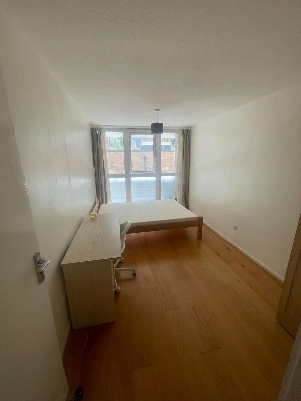Room Robert Street in Greater London