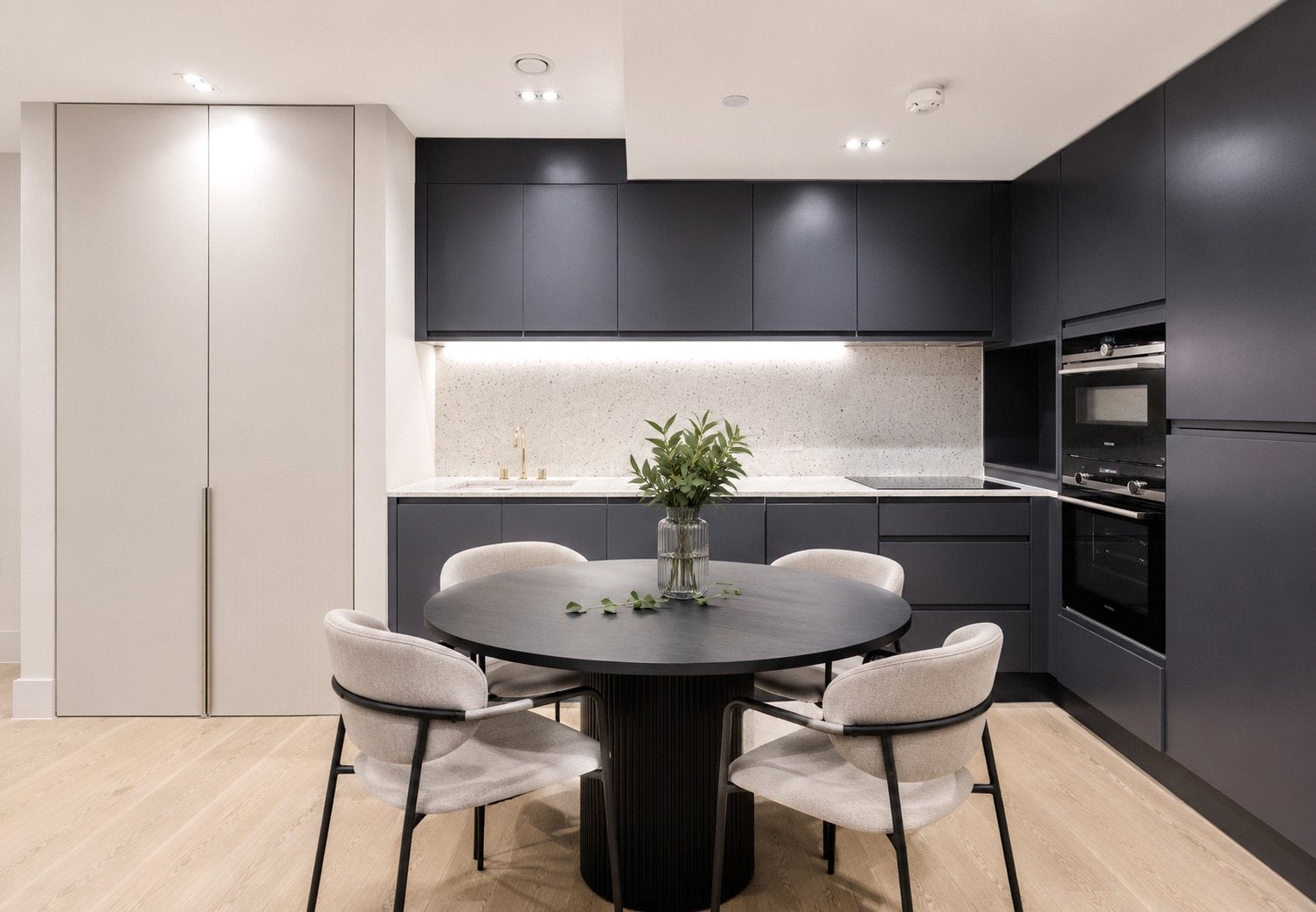 Flat Crompton Street in City of Westminster