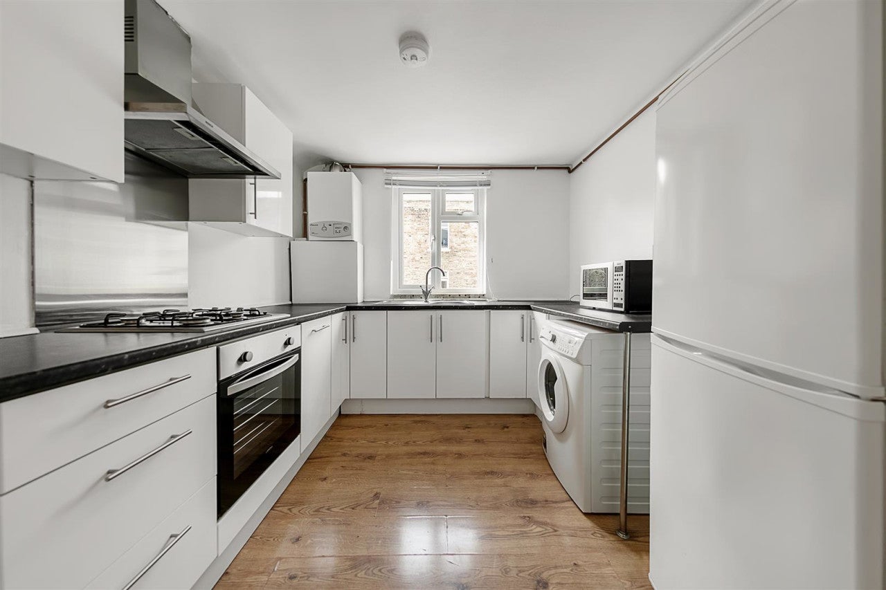 Flat Ducie Street in Greater London