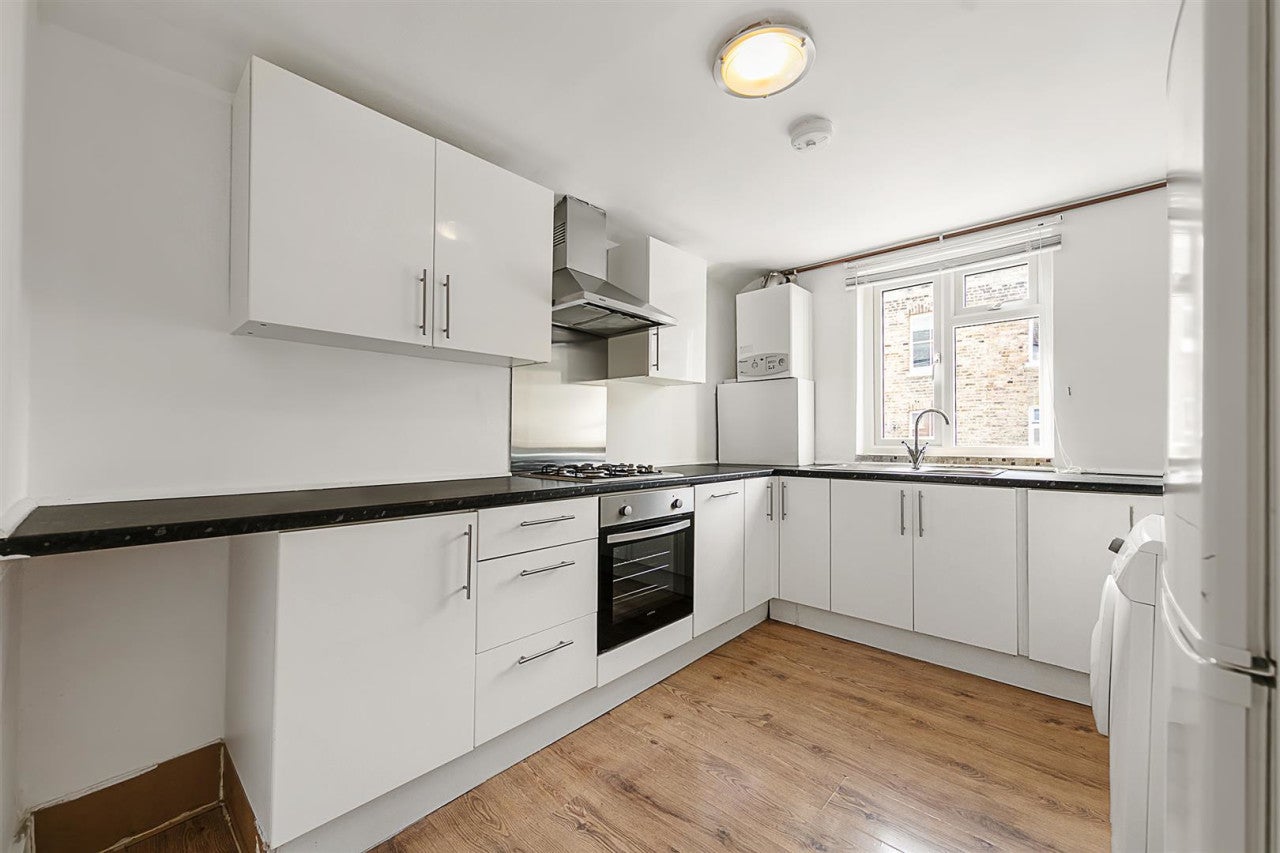 Flat Ducie Street in Greater London