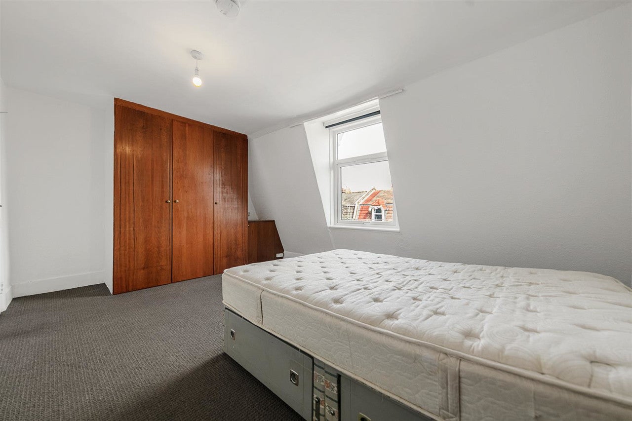 Flat Ducie Street in Greater London
