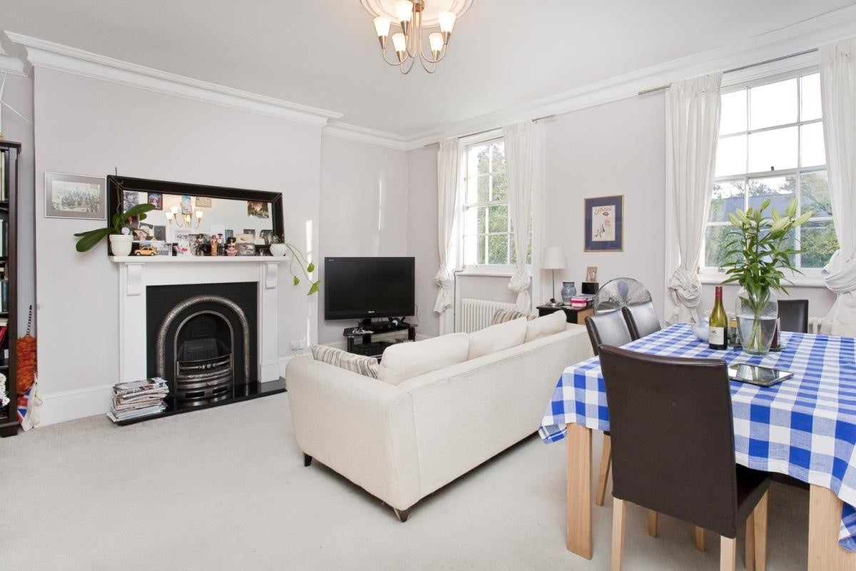 Flat Myddelton Square in Greater London