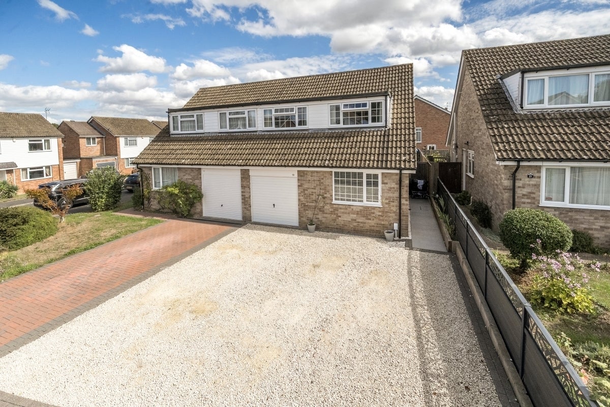 House Sutton Road in Speen