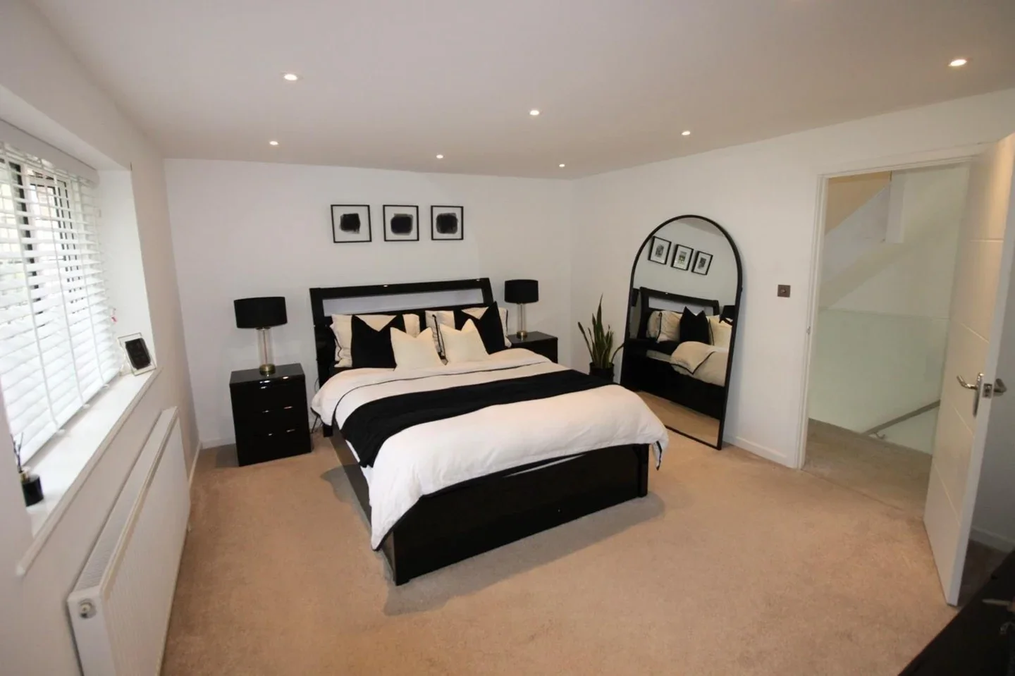 Room Higher Drive in Greater London
