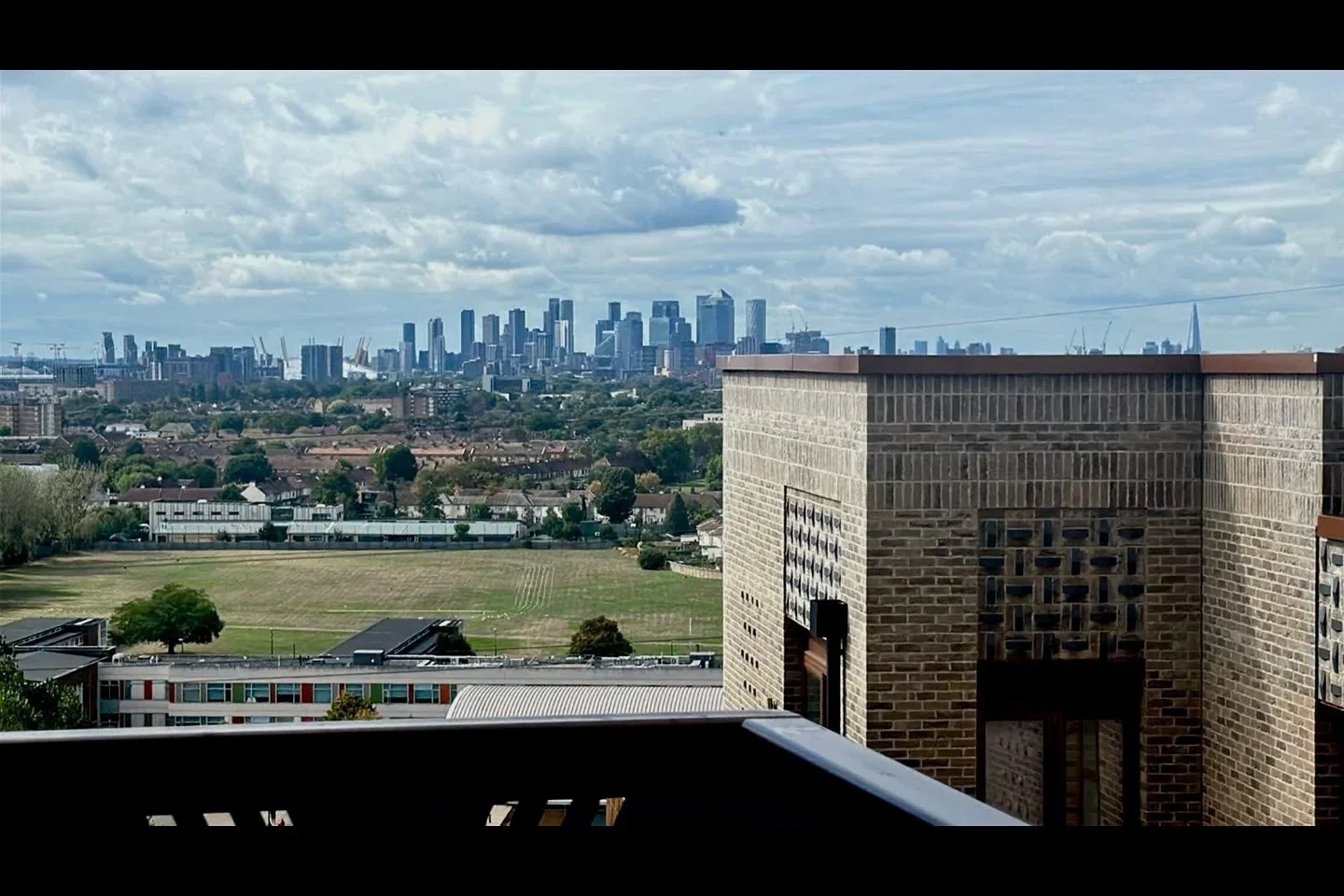 Flat Fleet Road in Greater London