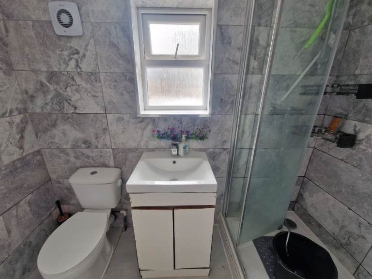 Flat Whitecroft Road in Luton