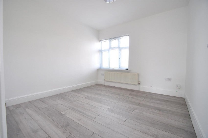 Flat Sherwood Park Avenue in Greater London