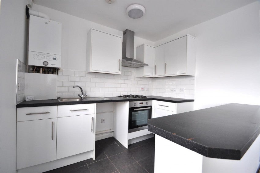 Flat Sherwood Park Avenue in Greater London