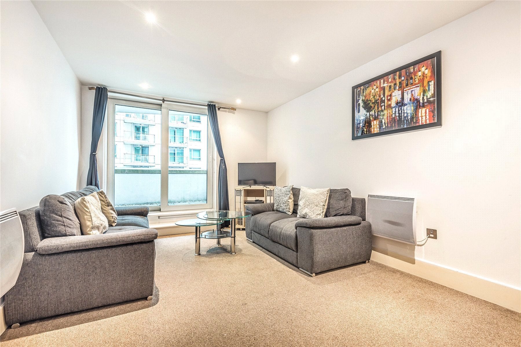 Flat Bridgefoot in Greater London