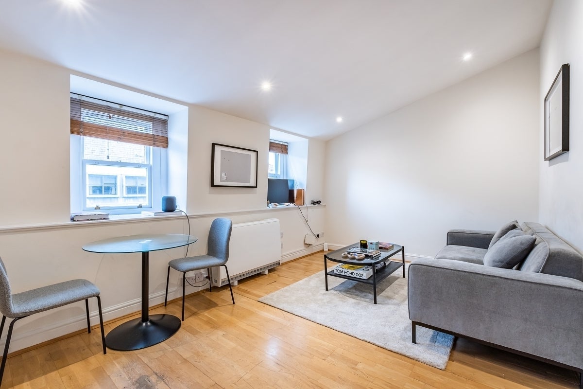 Flat Nottingham Place in City of Westminster