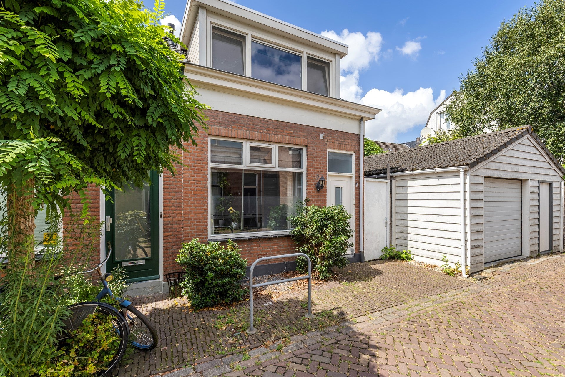 Huis Adriaan van Altenastraat 5 in Dordrecht