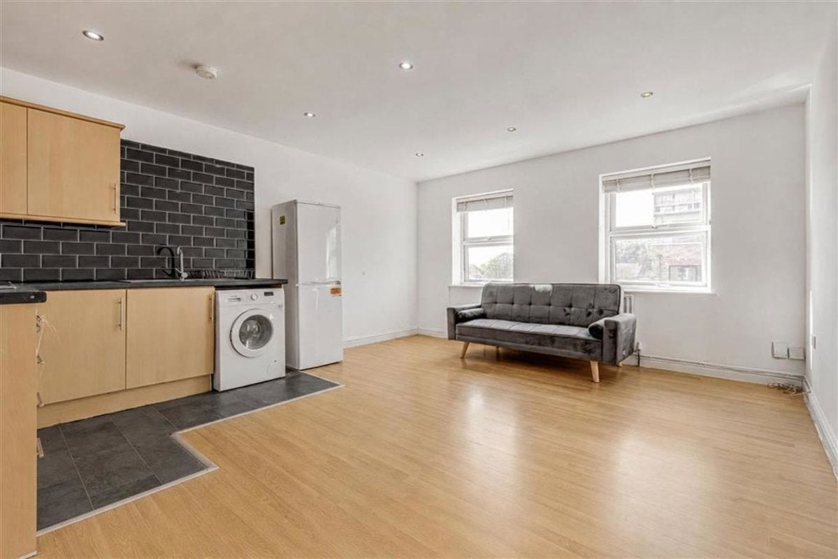 Flat Bethnal Green Road in Greater London