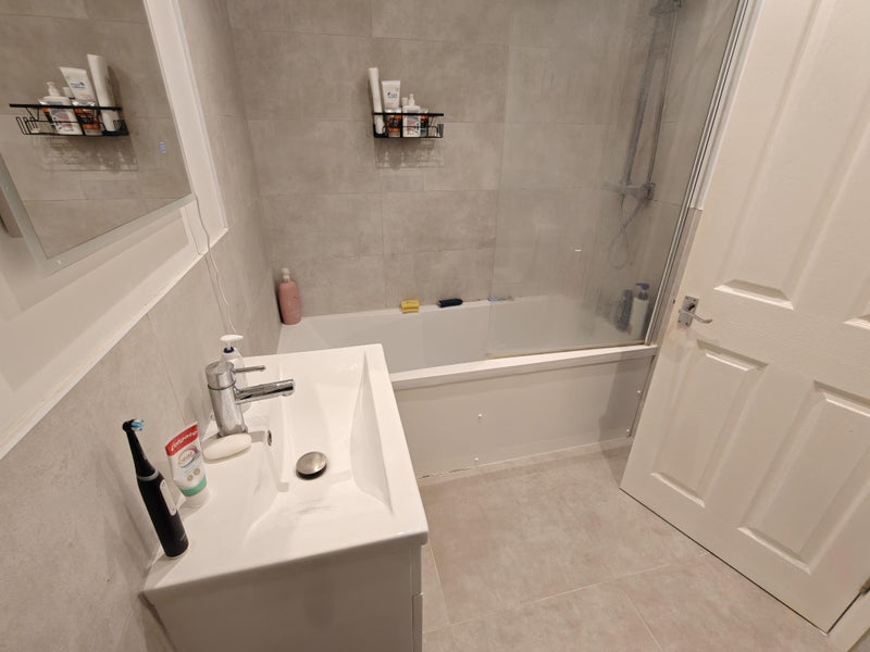 Room The Warren in Greater London