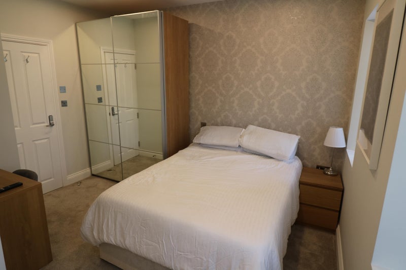 Flat Convent Gardens in Greater London