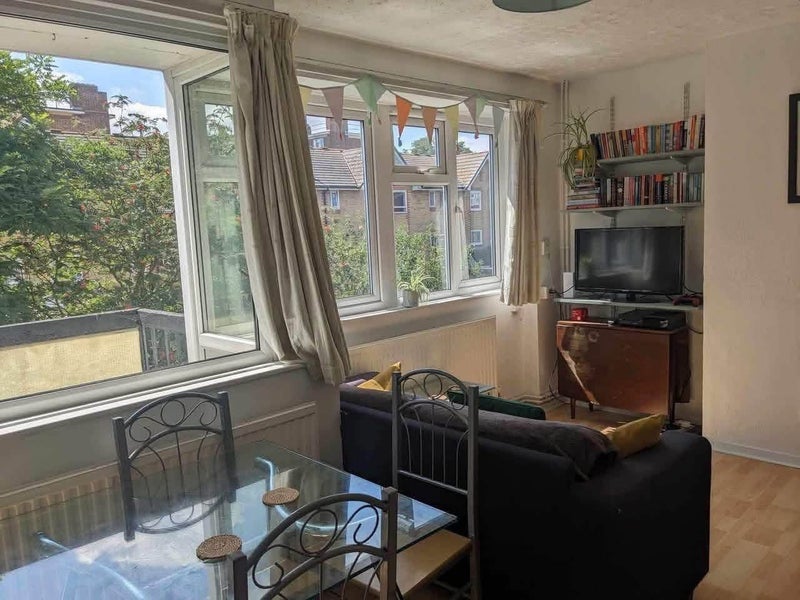 Room Spenser Grove in Greater London