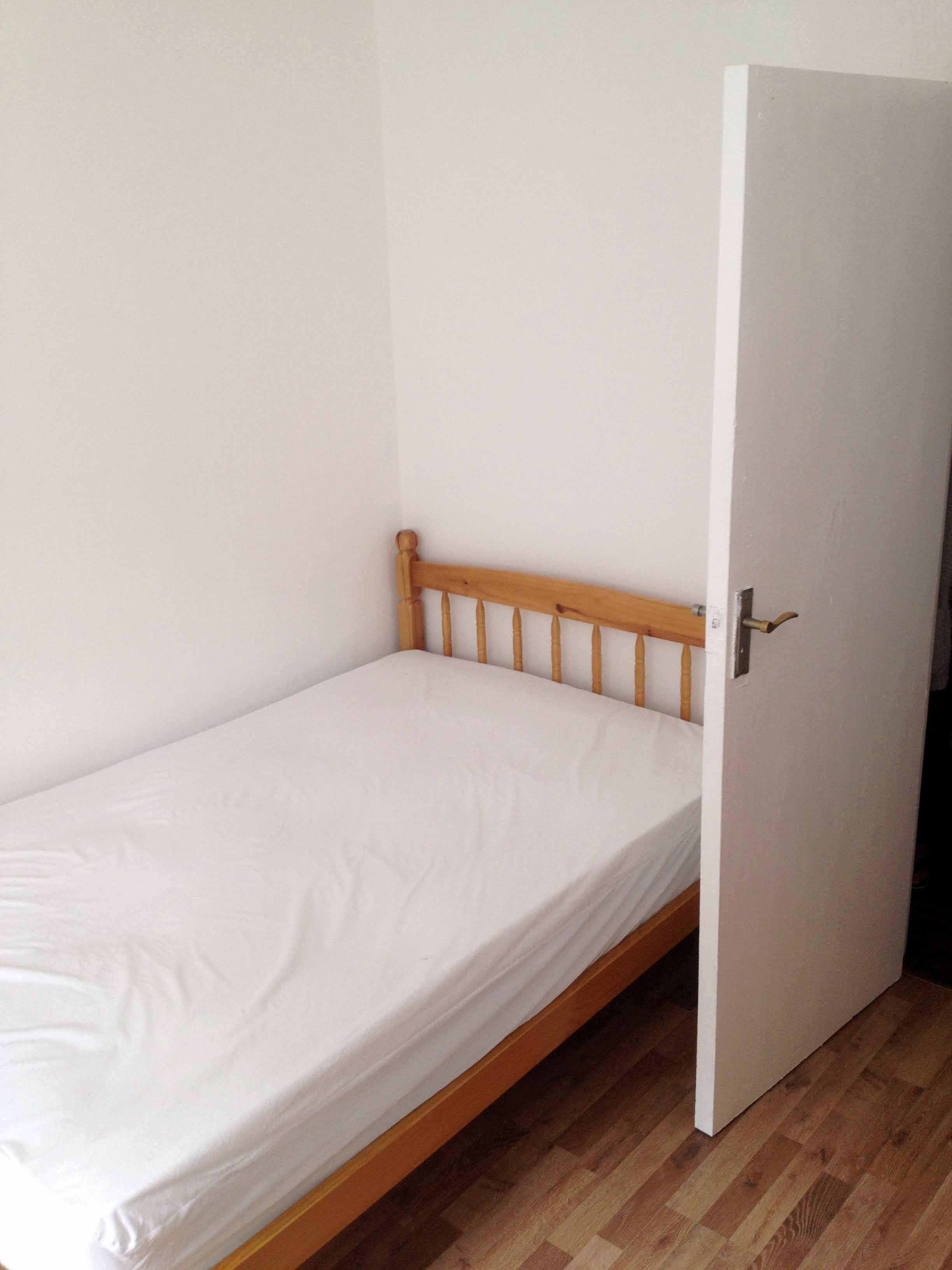Flat Anglesea Road in Greater London