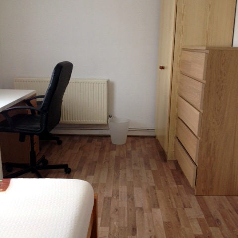 Flat Anglesea Road in Greater London