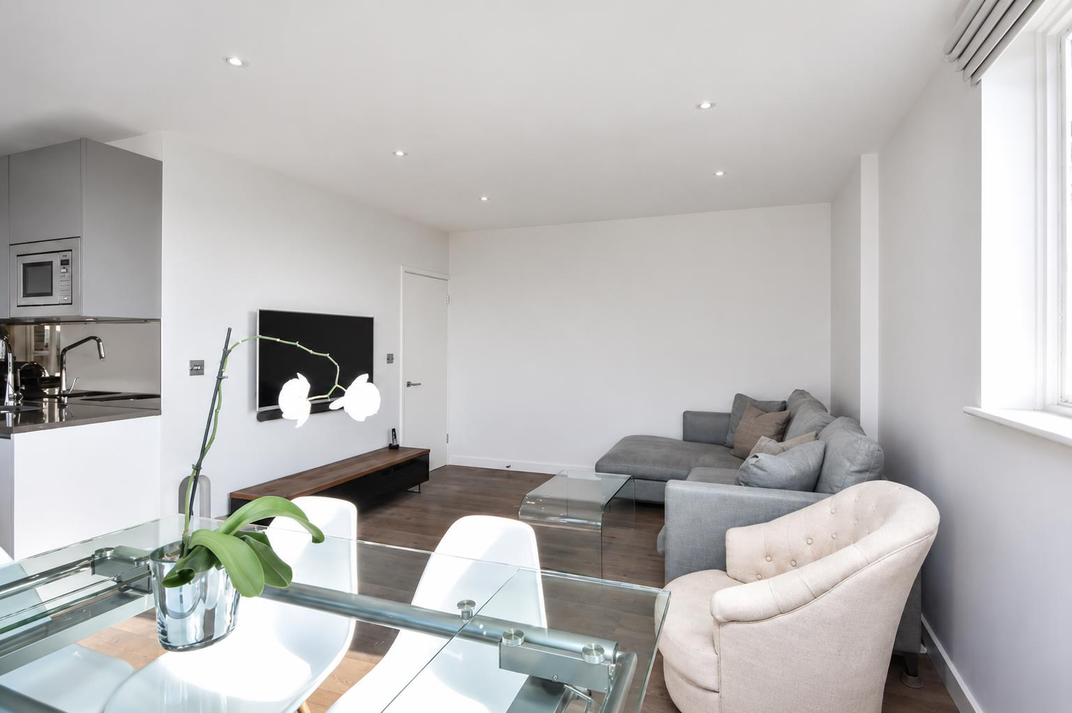 Flat Park Crescent in City of Westminster