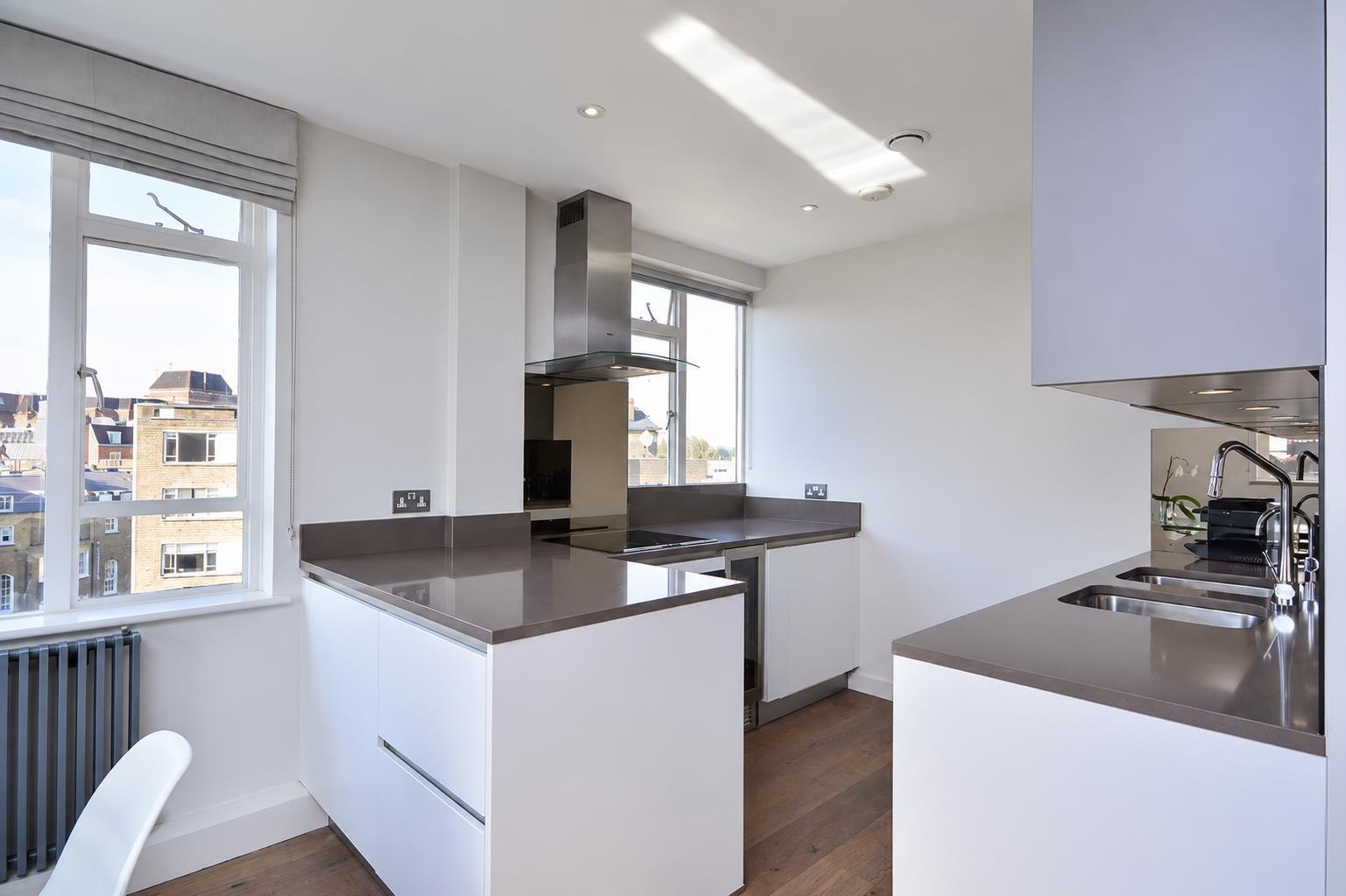 Flat Park Crescent in City of Westminster