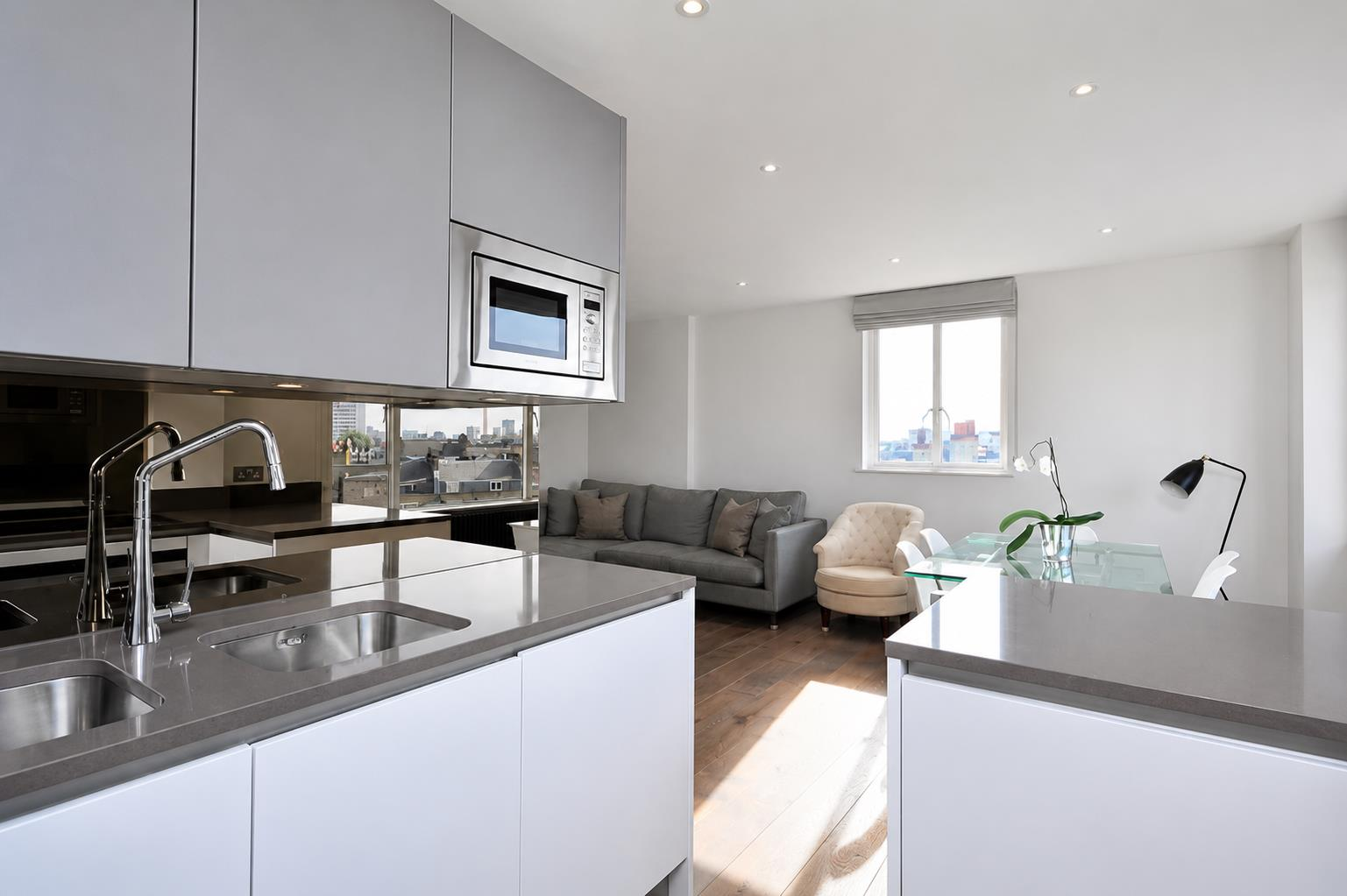 Flat Park Crescent in City of Westminster
