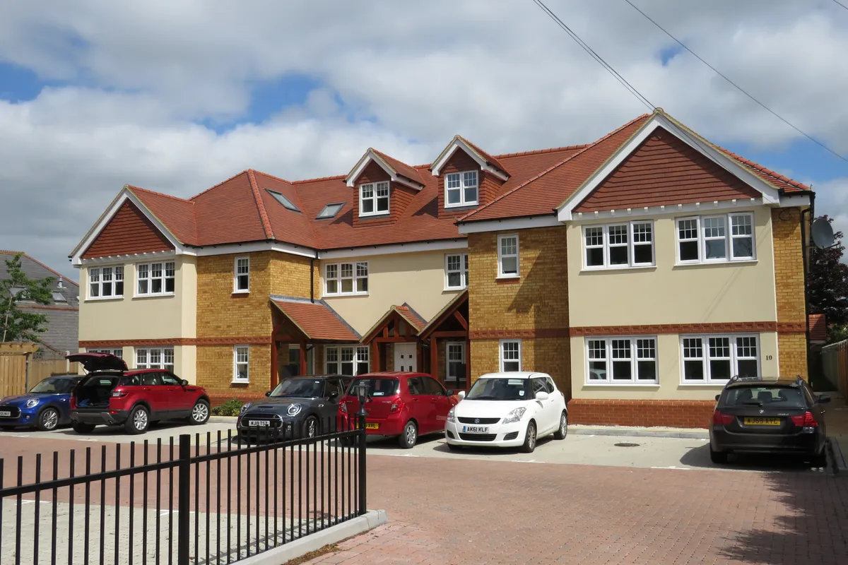 Flat London Road in Aston Clinton