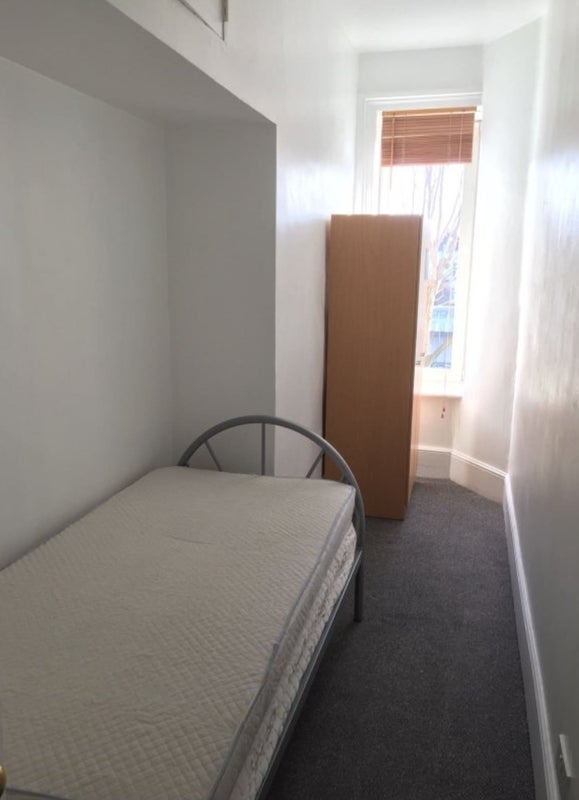 Room Trebovir Road in Greater London
