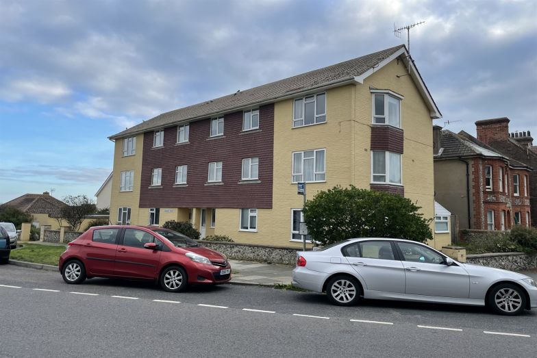 Flat Connaught Road in Seaford