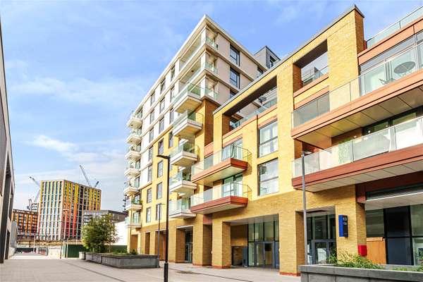 Flat Hebden Place in Greater London