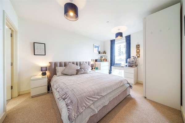 Flat Hebden Place in Greater London