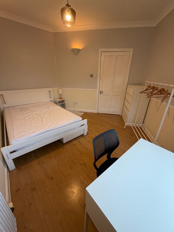 Room Portobello Road in City of Edinburgh